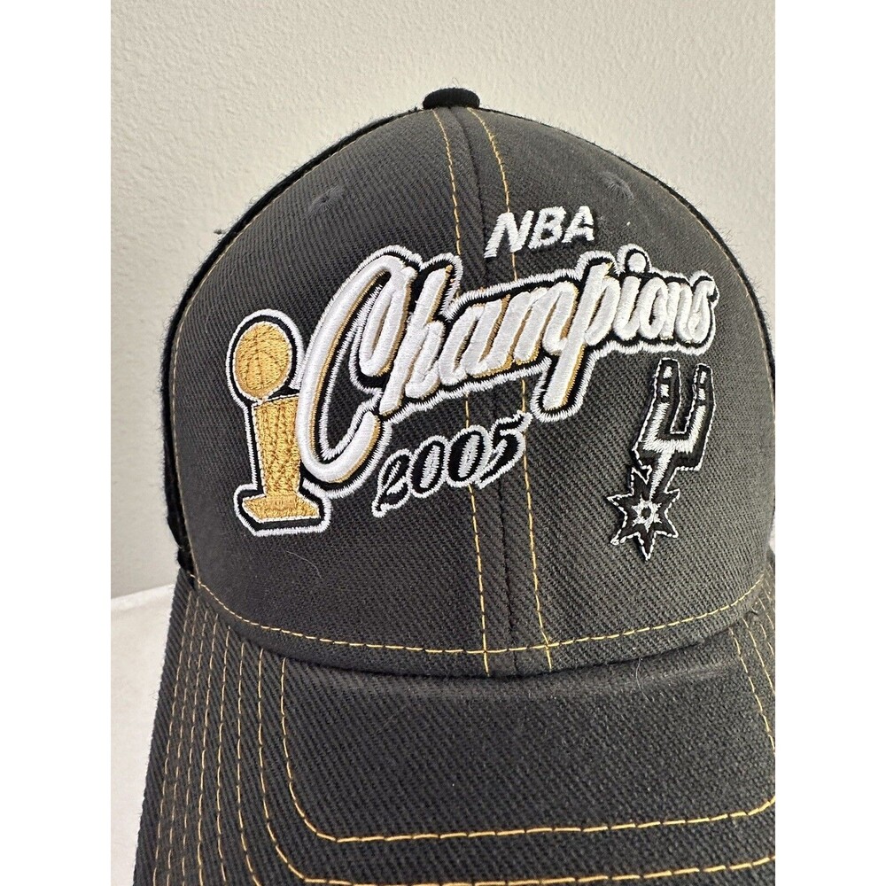 2005 San Antonio Spurs NBA Champions Strap back Trucker Style Cap/Hat Reebok